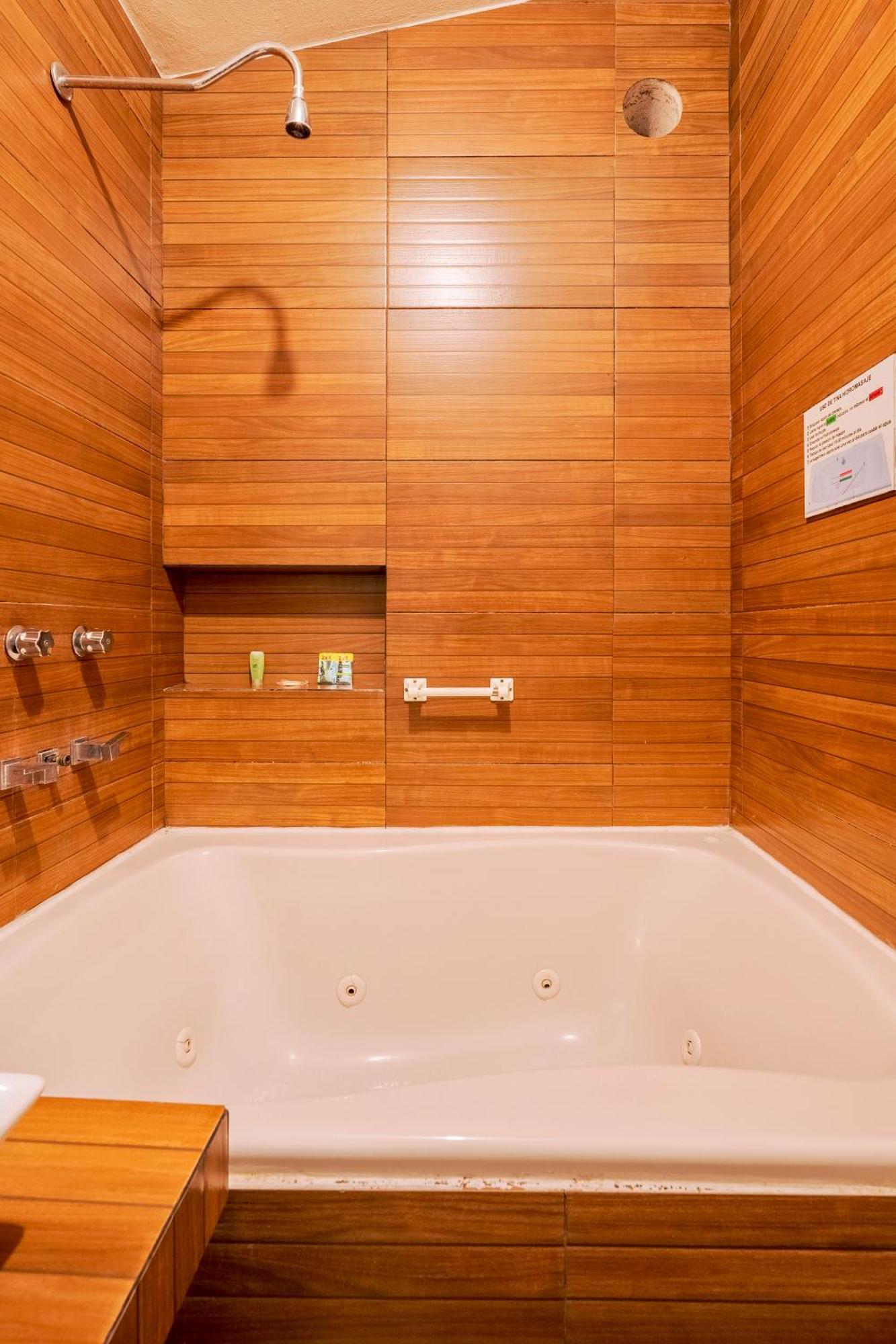Loft Arte & Diseno: Urban Oasis with Private Jacuzzis and Terrace Apartment Cuernavaca Exterior photo